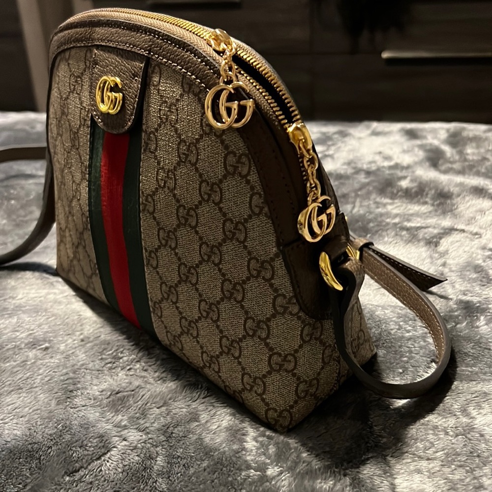 Gg